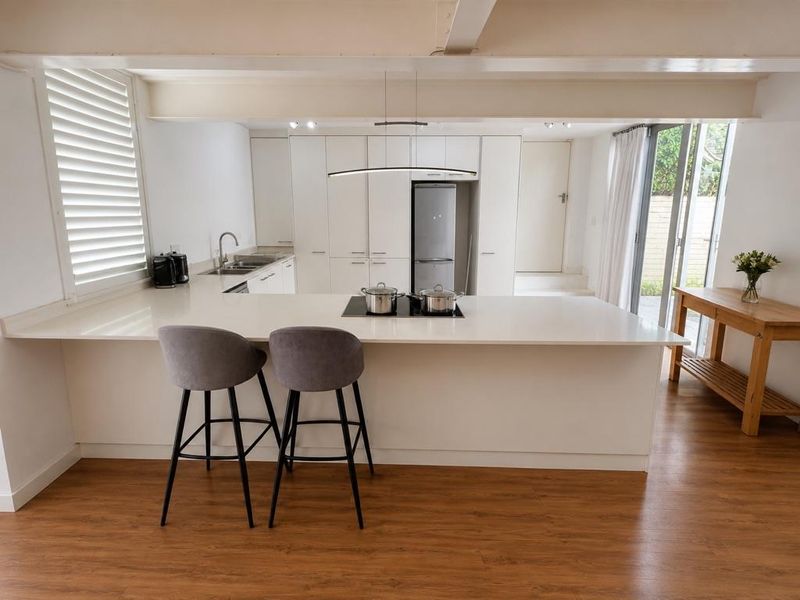 Hendra - Modern Family Townhouse with Private Pool in Central Umhlanga - Photo 3