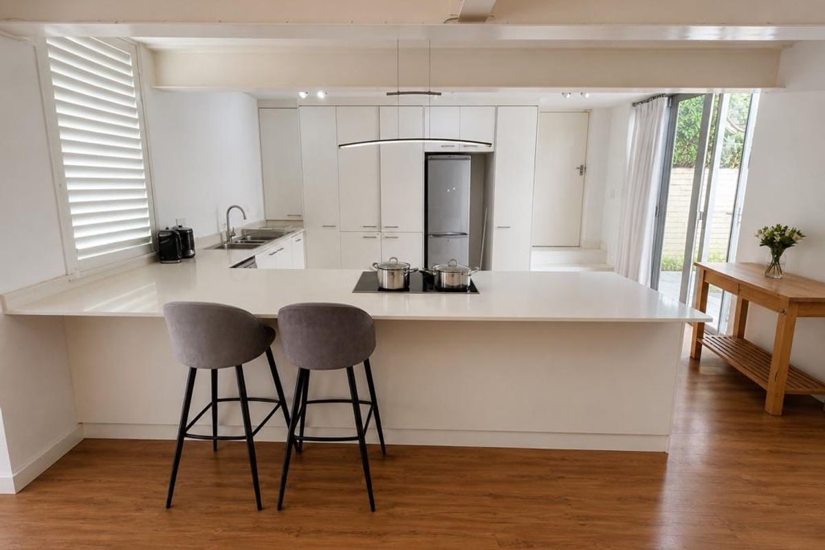 Hendra - Modern Family Townhouse with Private Pool in Central Umhlanga - Photo 3