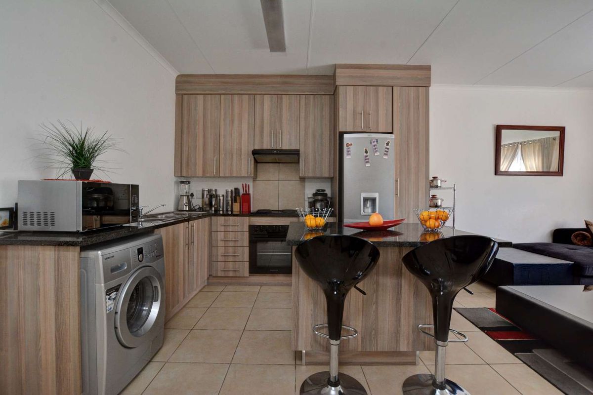 Experience Affordable Luxury Living - Photo 4