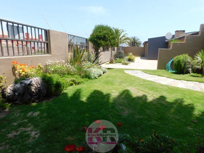 Property #2430633, House For Sale in Henties Bay Central