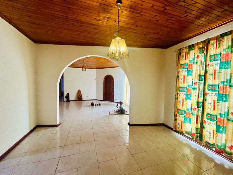 4 bedroom house fro sale in Vryheid - Photo 10