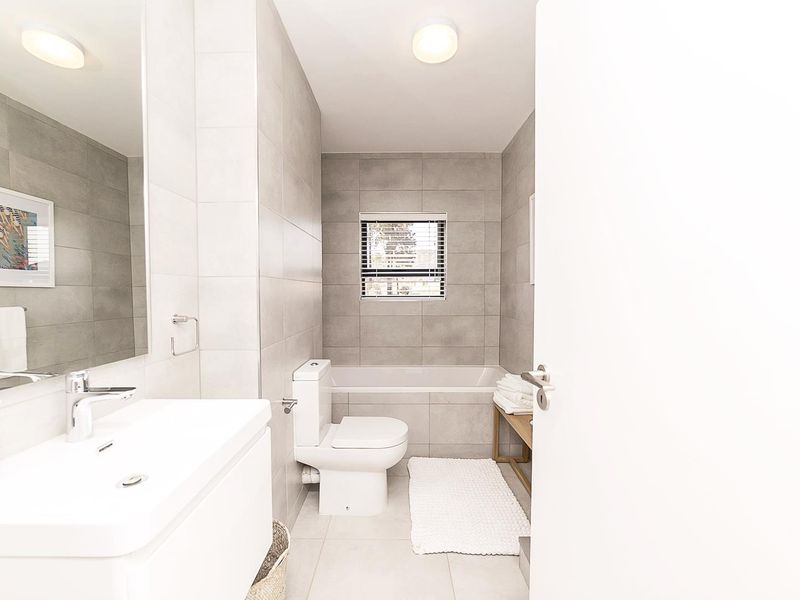 The Cobbles | Elegant 3-Bedroom Apartment in Eye of Africa - Photo 8