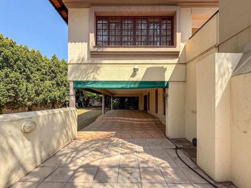 Elevate Legacy: Tuscan Majesty in Waterkloof's Secure Sanctuary. - Photo 7