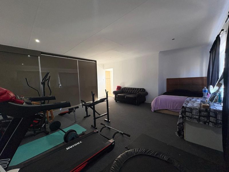 Spacious Modern Family Home with Outstanding Features - Photo 7