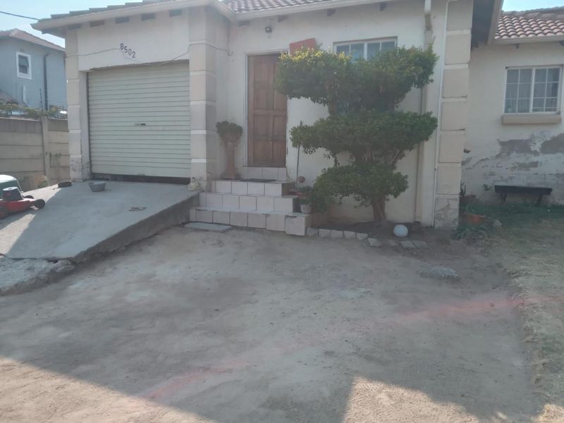 HOUSE IN NEED OF LOVING CARE - Photo 3