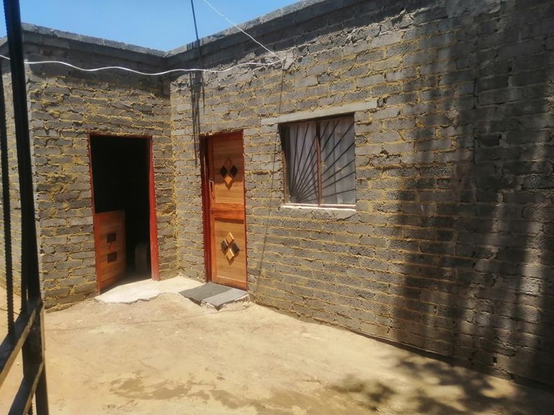 Unlock Income Potential: 8-Bedroom Investment Gem - Photo 3