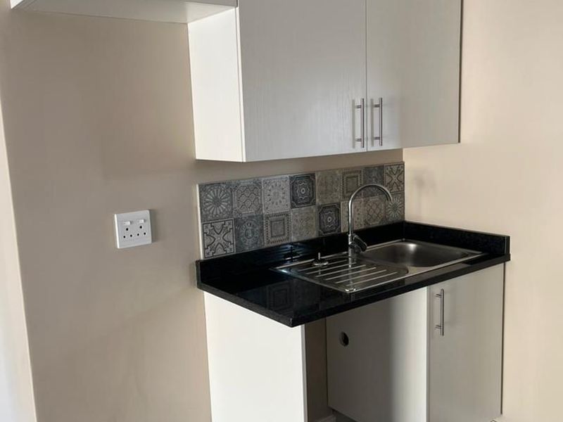 2 Bedroom apartment to let in Newton Park - Photo 9
