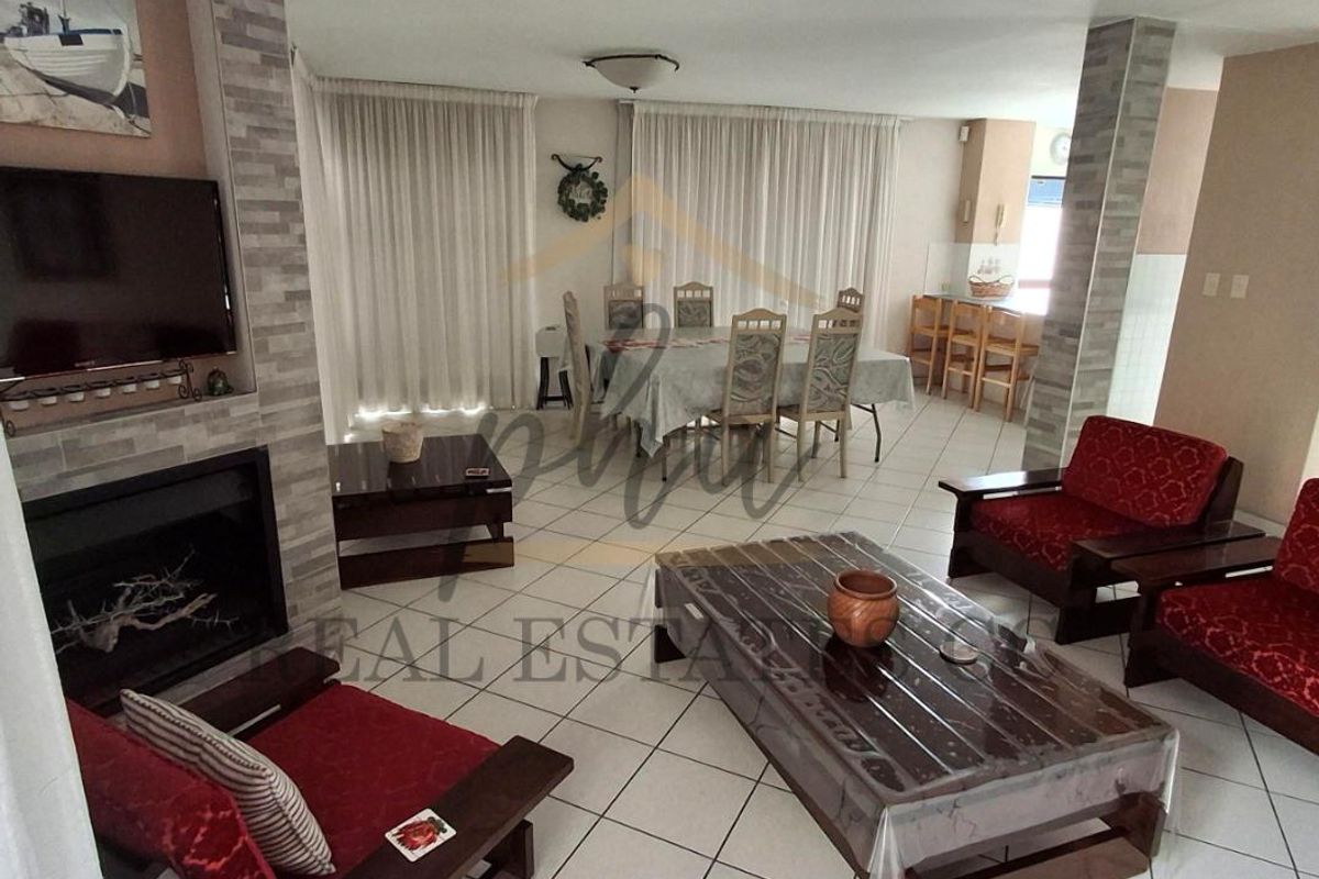 4 Bedroom Townhouse for Sale in Central Swakopmund -Zoned with Business Rights! - Photo 2