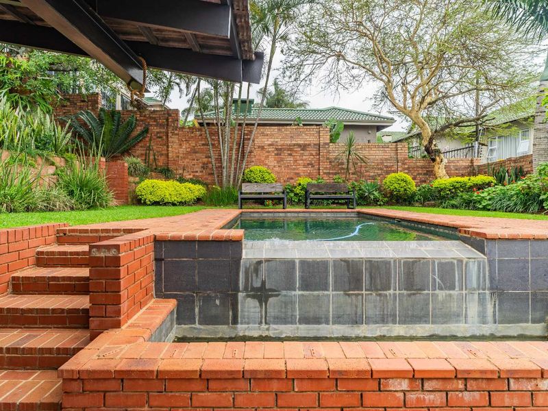 Stunning 386m2 4 bedroom home with flatlet for sale on the Sunningdale and Somerset Park border - Photo 5