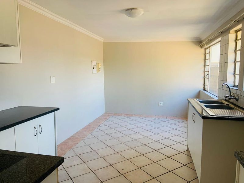 Charming 1 Bedroom Garden Cottage - Photo 2