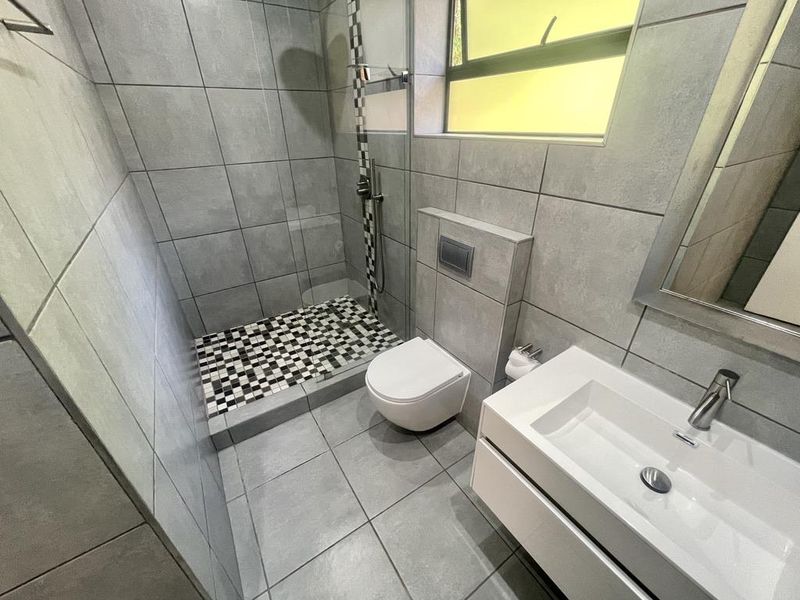Hendra - Newly Renovated Duplex To Let | Prime La Lucia Location - Photo 10