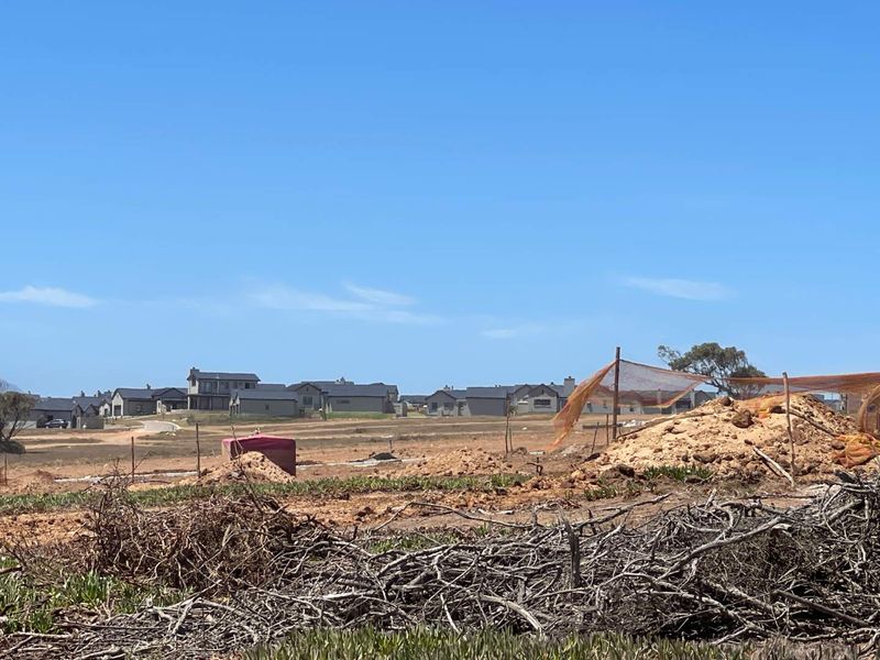 Exclusive Opportunity - 657m2 Vacant Stand For Sale in Hartland Lifestyle Estate - Photo 2