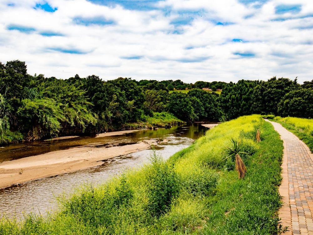 River access from the estate, run, walk, picnic, play