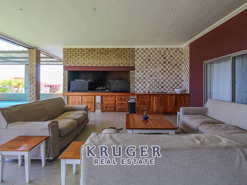 🏡 Exclusive Modern Home for Sale - Photo 6