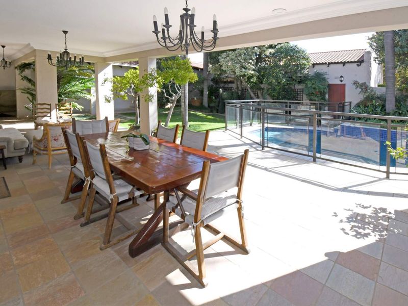 Spacious family home in ultra secure complex with full back up water and power - Photo 4