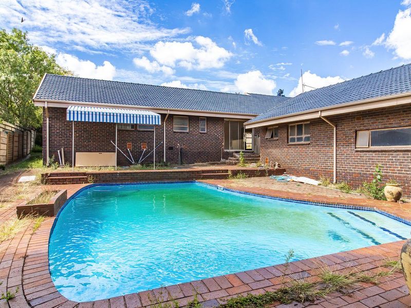 TO LET BEAUTIFUL FAMILY HOME IN FLORIDA PARK – R 15 000 - Photo 8