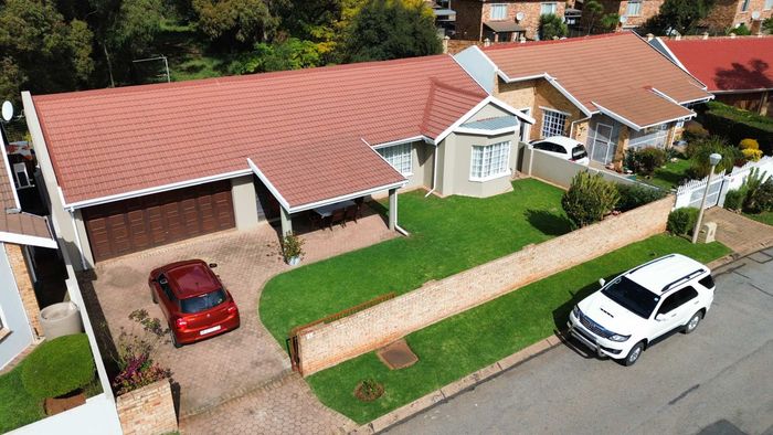 Property #2497953, Cluster For Sale in Bergbron