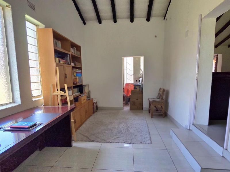 4 Bedroom House for sale in Verwoerdpark - Photo 7