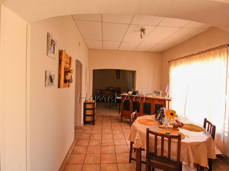 Otjiwarongo :  Entertainers Home For Sale - Photo 6
