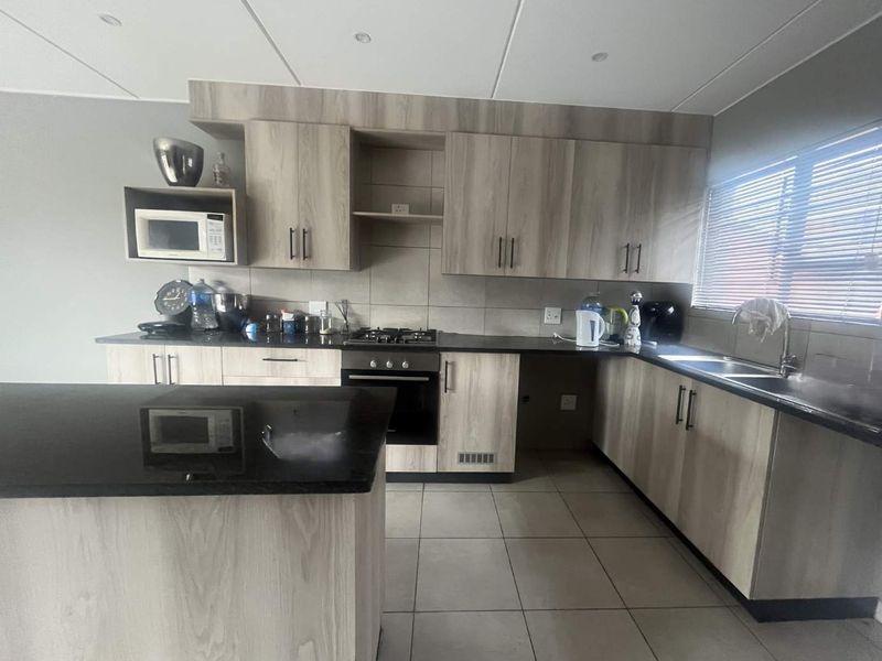 Where comfort meets clever living -your Ferndale hideaway with a garden twist! - Photo 2