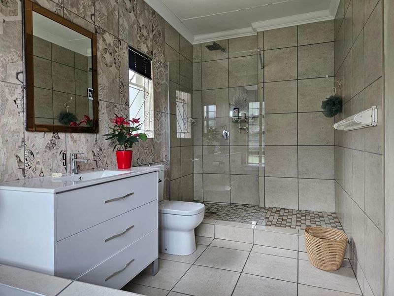 3 BEDROOM MODERN FAMILY HOME FOR SALE - Photo 10