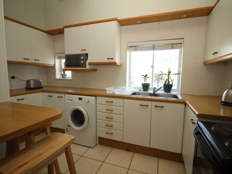 2 Bedroom Furnished - Bantry Bay - Photo 10
