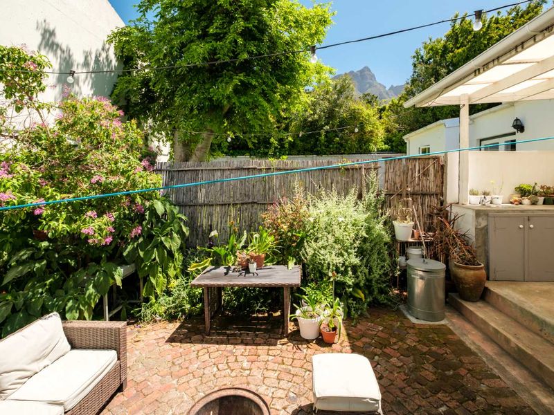 Dual-Living Duo! - Photo 2