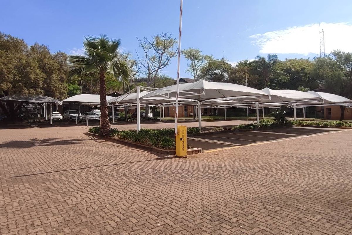 806 Sqm Office space in a tranquil environment! - Photo 3