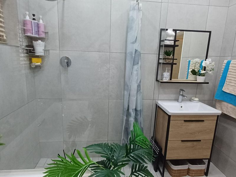 House huge potential - Photo 8