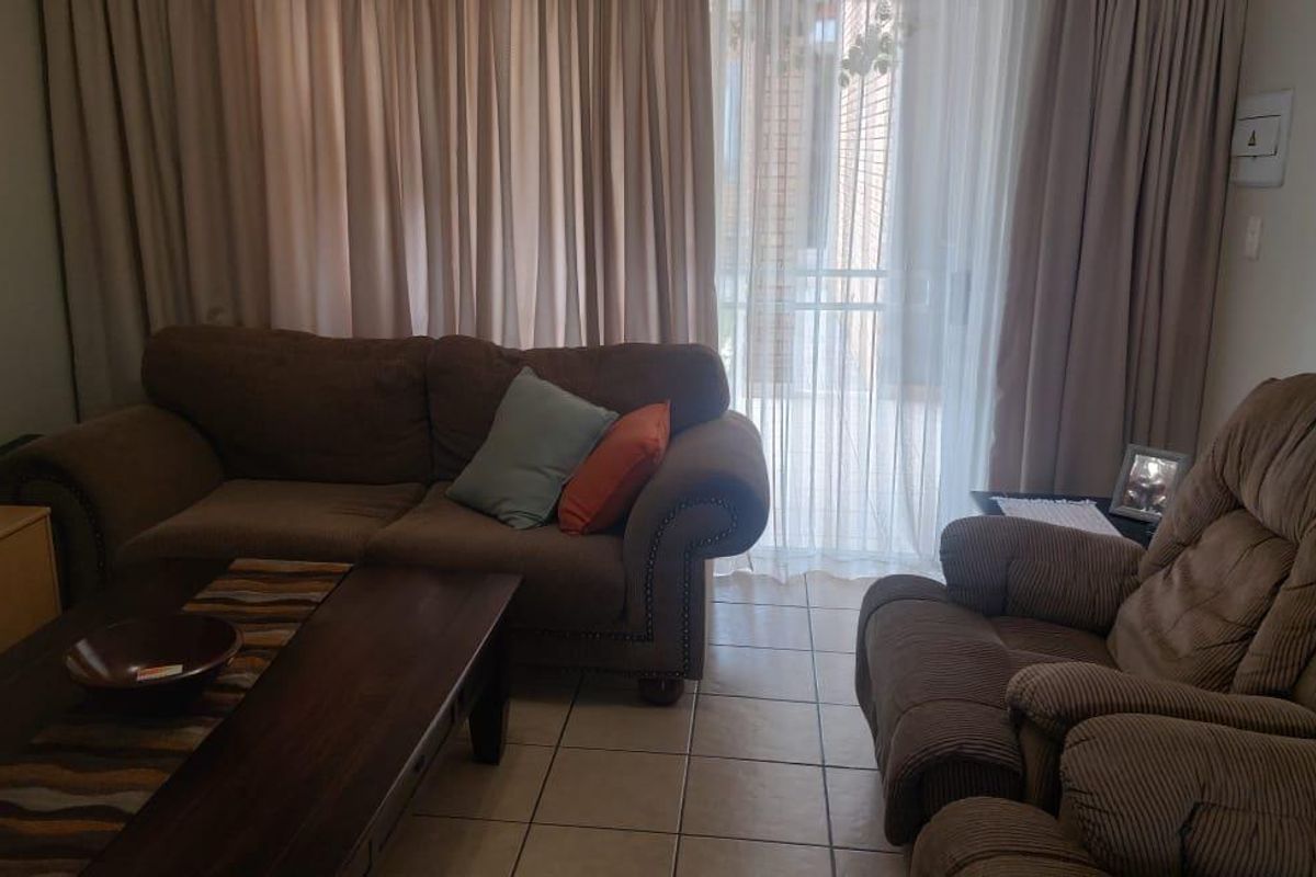 Downstairs unit - Photo 3