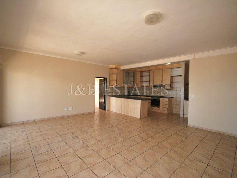 3-Bedroom Apartment With Sea Views - Photo 6