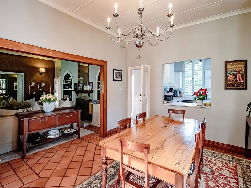 Magnificent Family Home with Cottage on Established Acre in Bryanston East - Photo 10