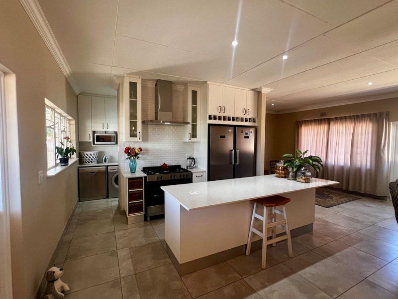 Newly renovated - Photo 10