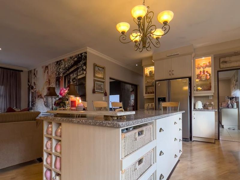 Rare find single level family home in Midfield Estate - Photo 6