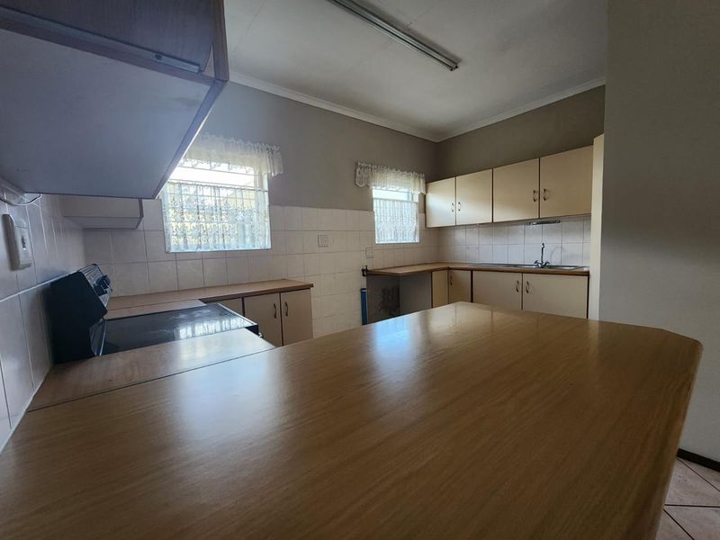 3 BEDROOM TOWNHOUSE FOR SALE IN A RETIREMENT VILLAGE ANNLIN PRETORIA - Photo 8