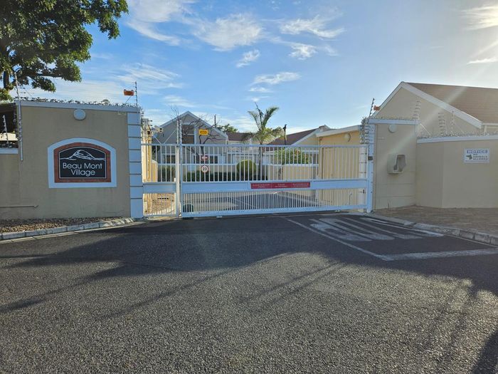 Property #2257432, Townhouse Pending Sale in Somerset Ridge