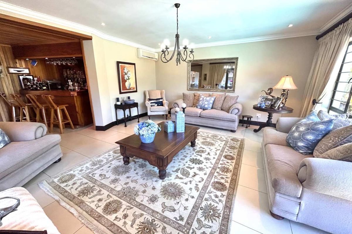 HENDRA IMMACULATE SPACIOUS 4 BEDROOM HOME WITH STUNNING SEA VIEWS - Photo 5