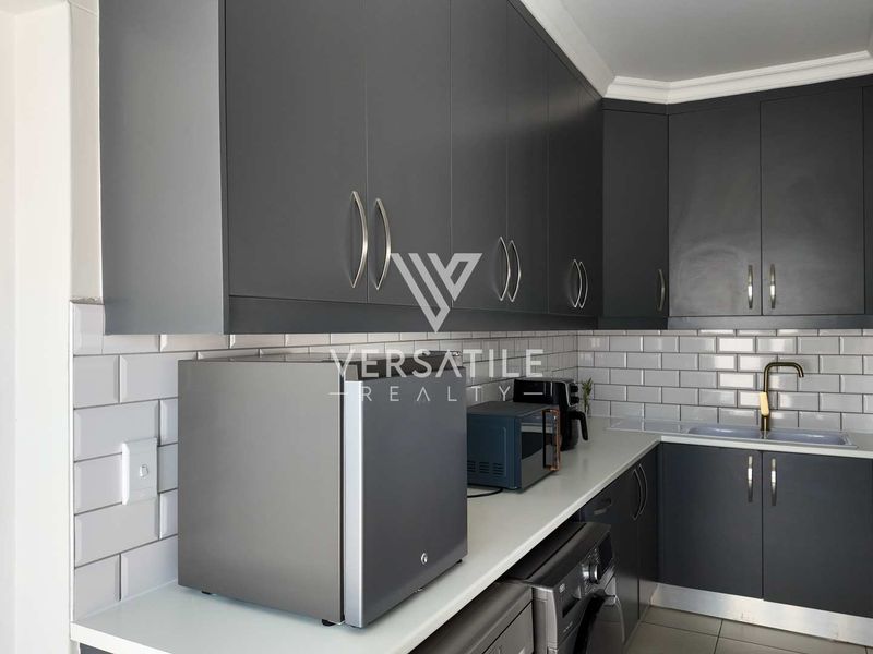 Modern Elegance Meets Coastal Comfort - Photo 4