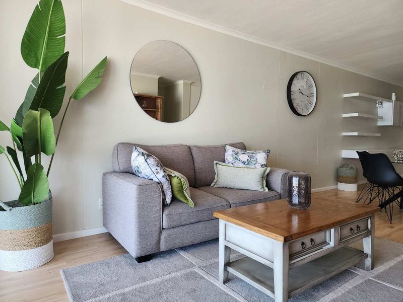 FURNISHED TWO BEDROOM Apartment with 2 parkings - Photo 9