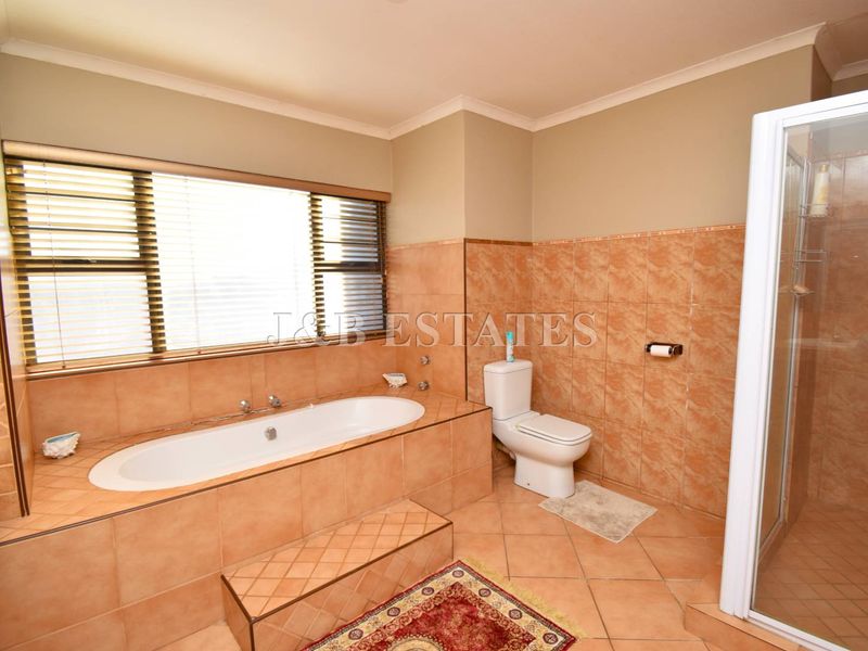 Spacious 3-Bedroom Family Home - Photo 9