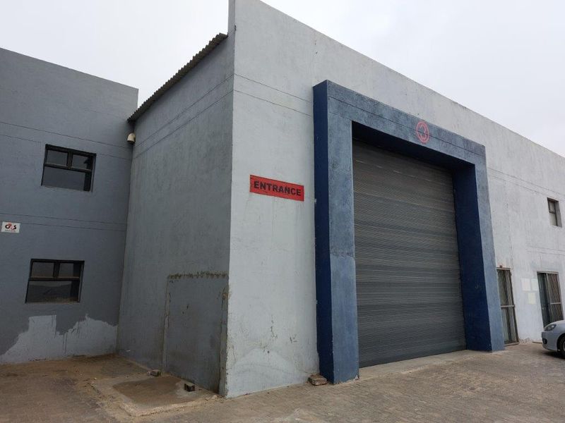 Amazing fully developed Industrial Property with lots of potential 💢 - Photo 6