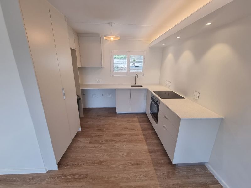 New Renovated Unfurnished 2-Bedroom Ground Floor To Rent in Blaauwbergstrand - Photo 7