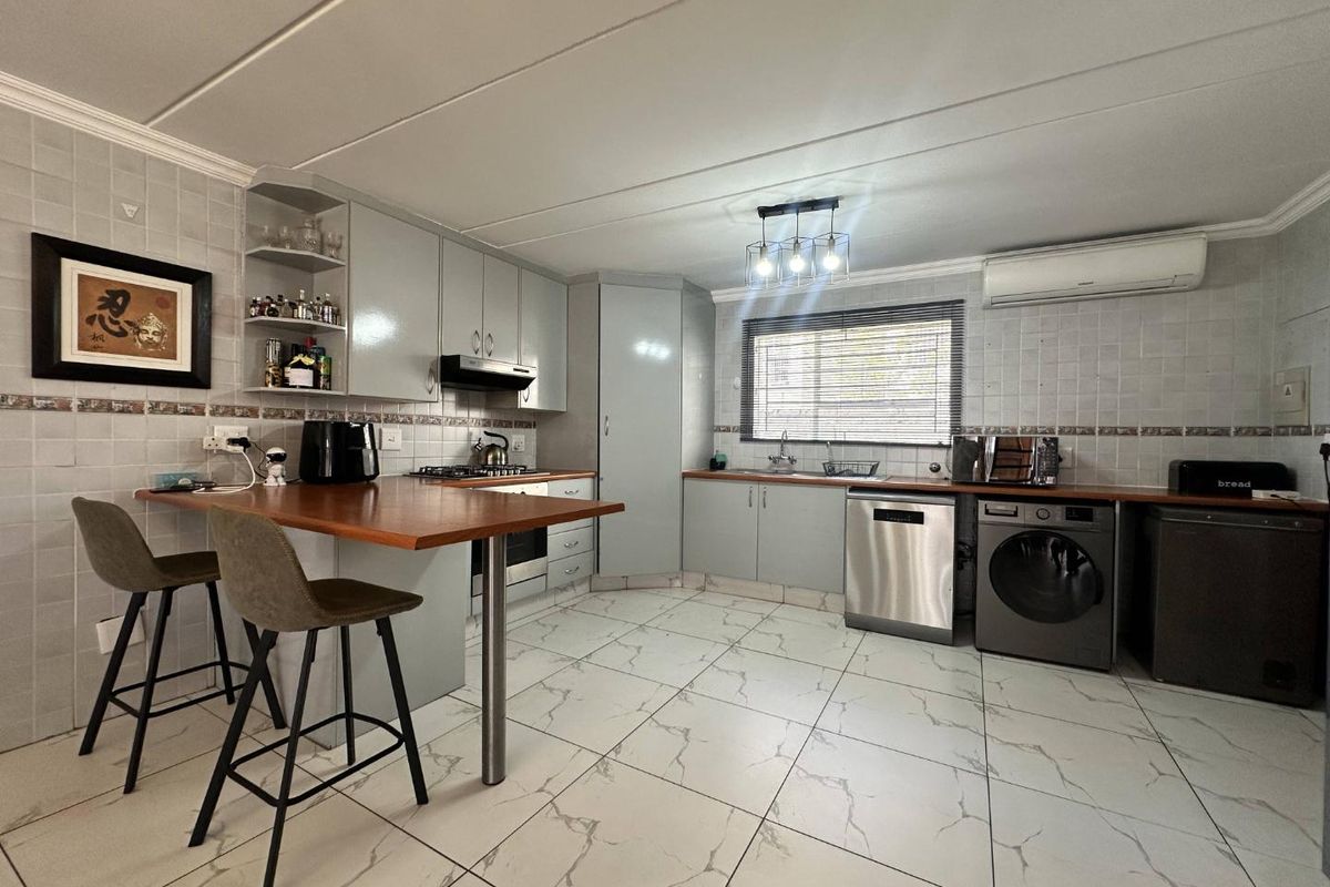 Beautiful 3-bedroom home in the secure Ashdown Forest Estate, Eden Glen. - Photo 5