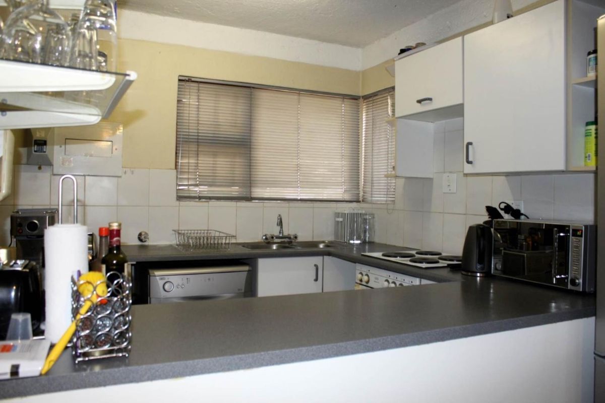 Property For Sale in Garsfontein, Pretoria - Photo 3
