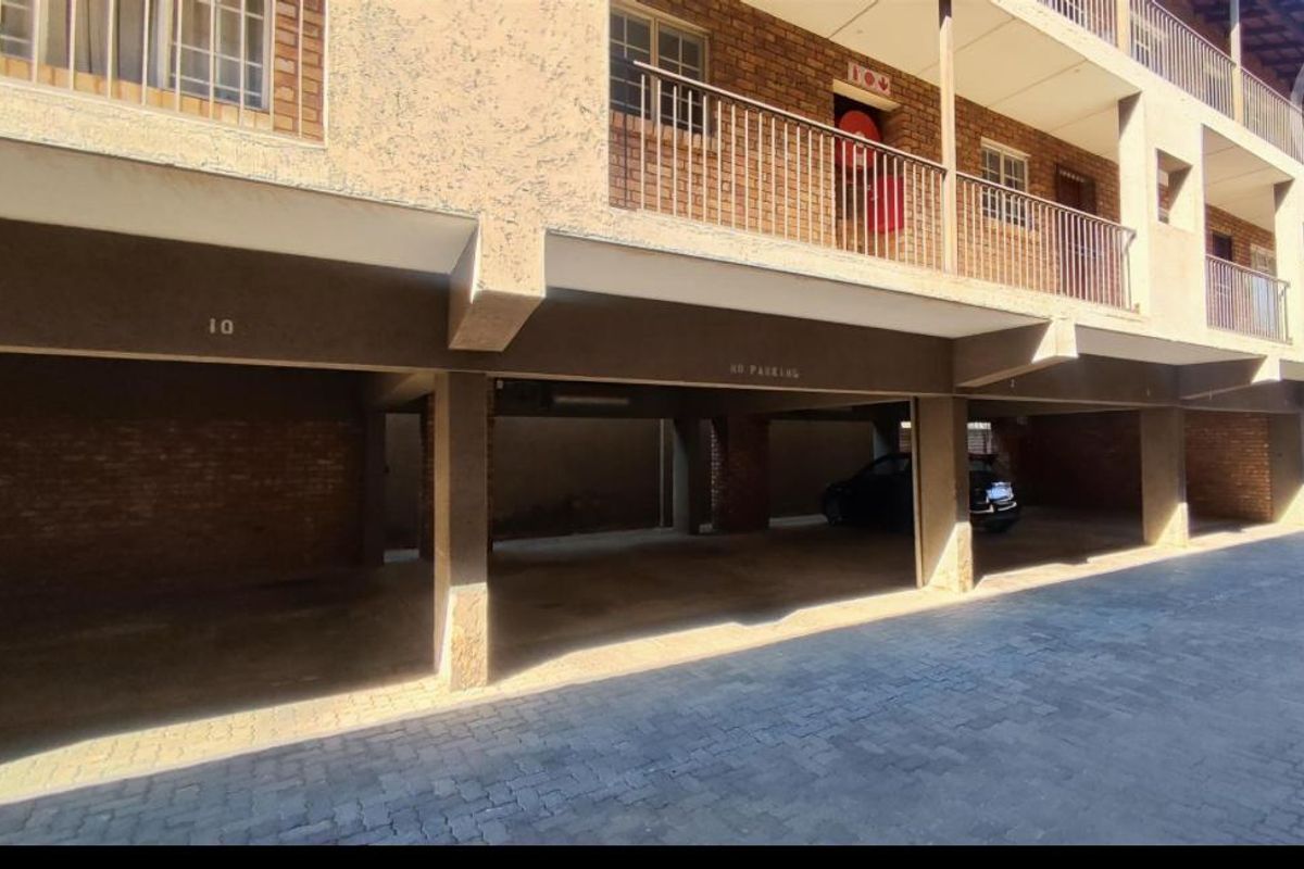 ** Charming 2-Bedroom Apartment with Modern Amenities** - Photo 3