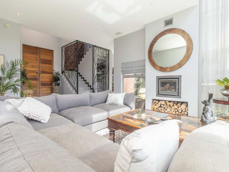 A RARE OPPORTUNITY: TRANQUIL LUXURY LIVING ON A PRESTIGIOUS AGRICULTURAL HOLDING - Photo 8