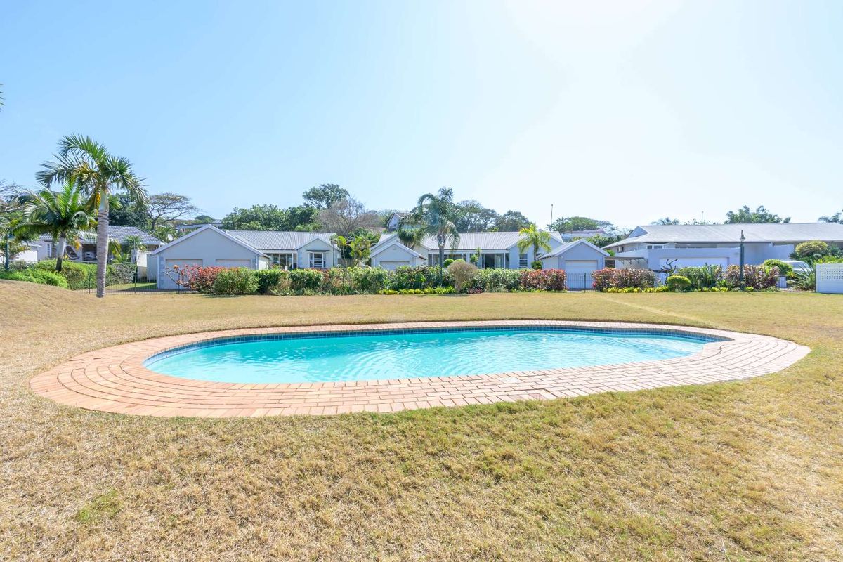 Prime Location: Immaculate 3-Bedroom Simplex for sale in Umhlanga Manors - Photo 2