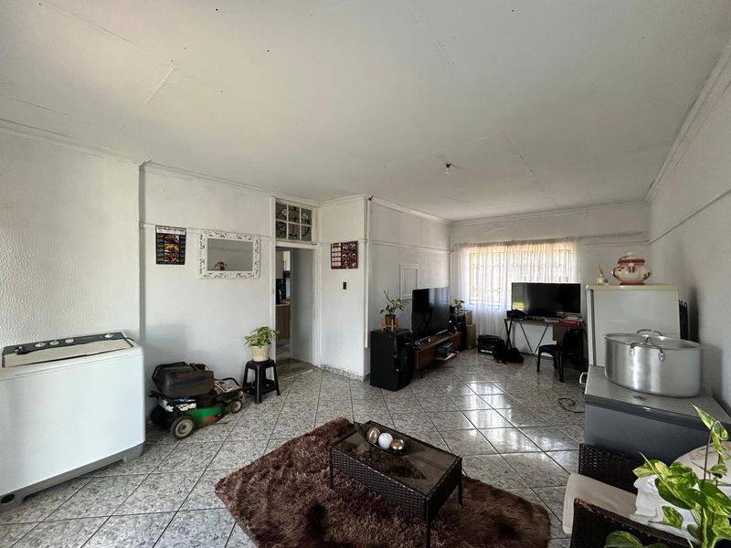 Home & Flatlet Combo - Photo 5