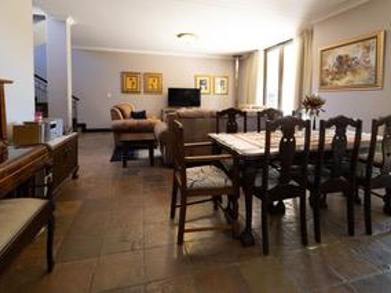 Start afresh in this much loved townhouse. - Photo 7