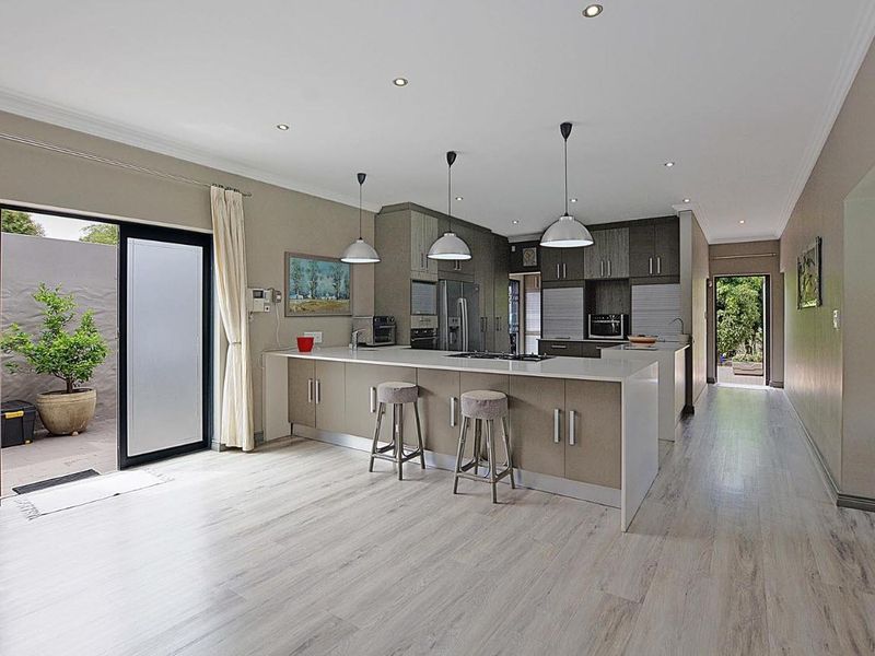 Exceptional 5-Bedroom Home with Versatile Studio in Flamingo Vlei - Photo 3